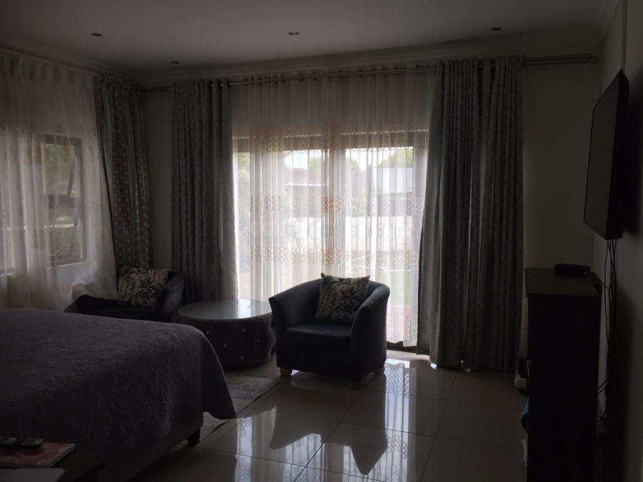 To Let 4 Bedroom Property for Rent in Beacon Bay Eastern Cape